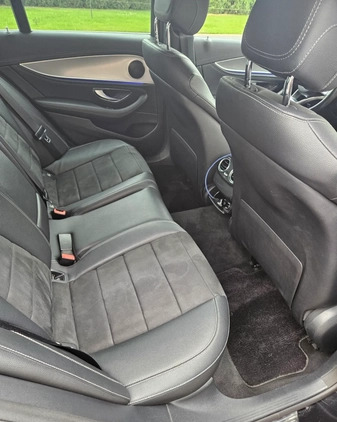 Mercedes-Benz Klasa E cena 124900 przebieg: 176000, rok produkcji 2017 z Nowe Miasto Lubawskie małe 254